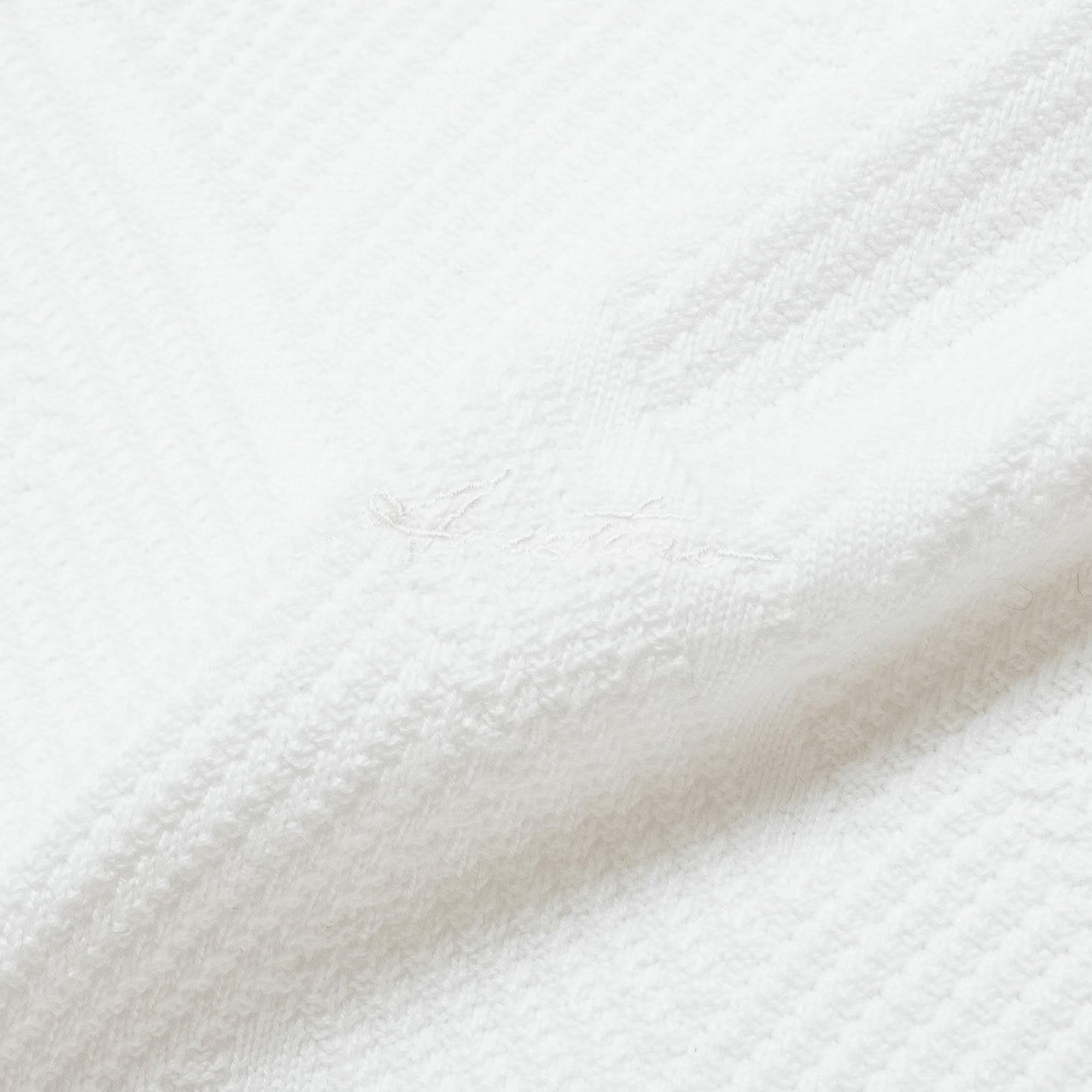 White 6 Jacquard pattern