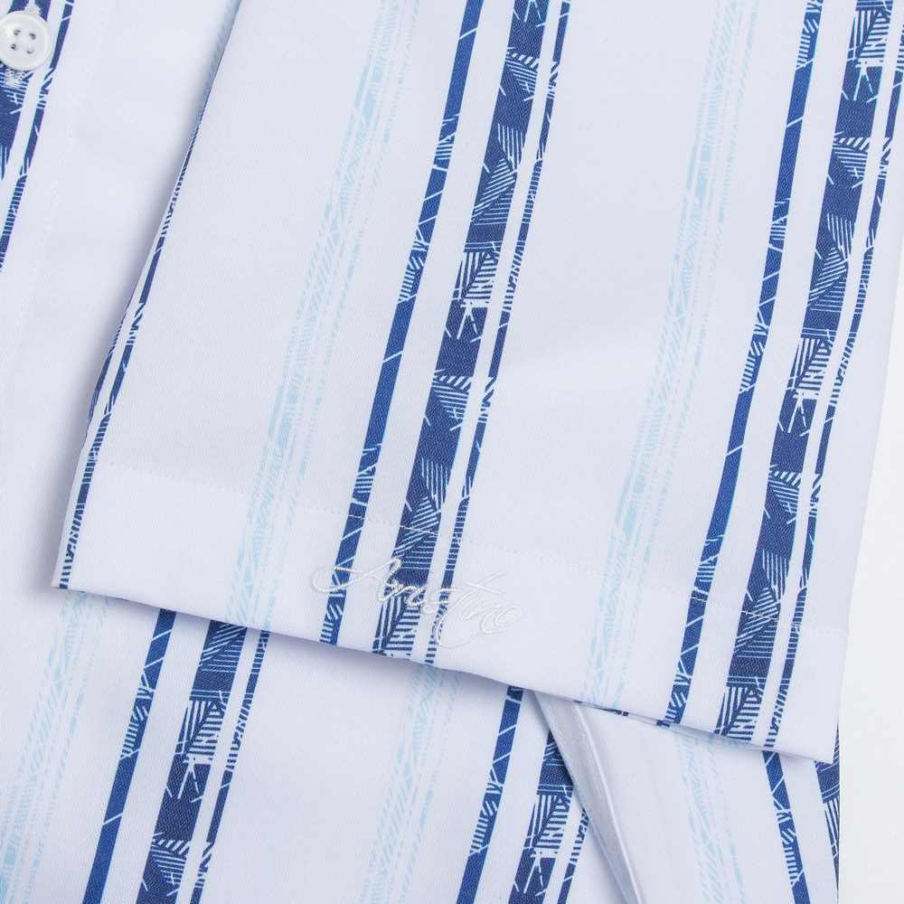 White blue stripe print