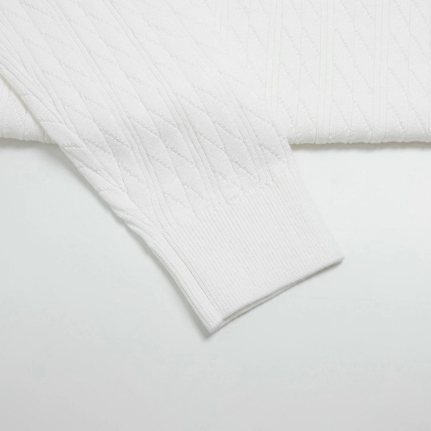 White 6 Jacquard pattern