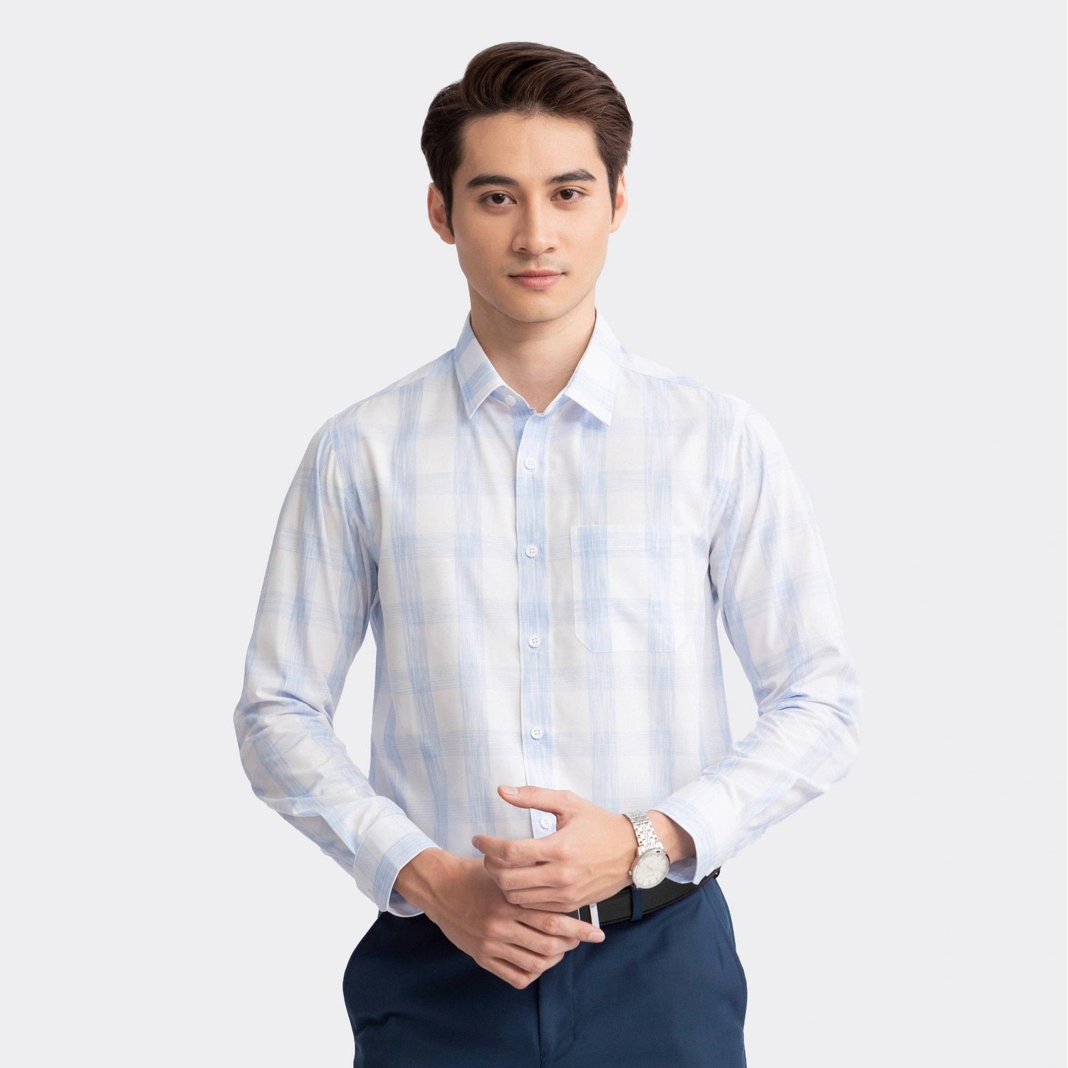 White blue stripe print