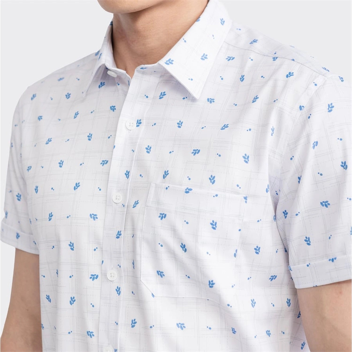 White green leaf print