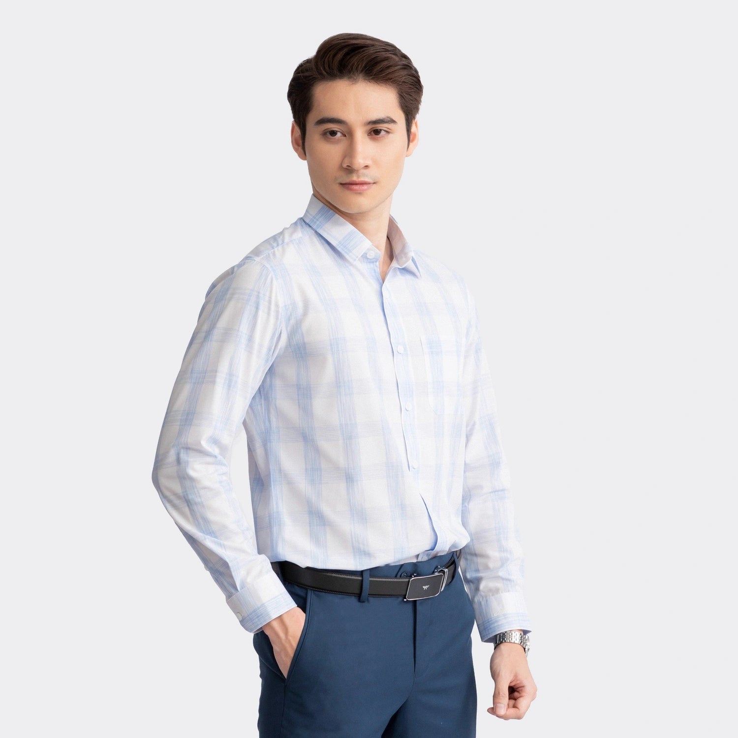 White blue stripe print